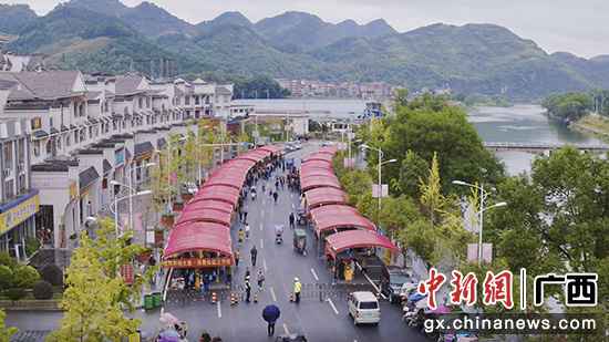 桂林灌阳县开展“全国扶贫日”系列勾当