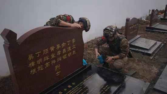 国度公祭日侧记：武警衢州支队开展义士眷念勾当