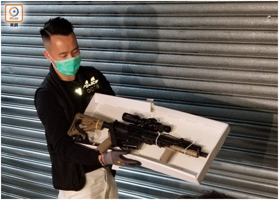 枪击警员大盗持有自动步枪 港警“一哥”加入相识案情