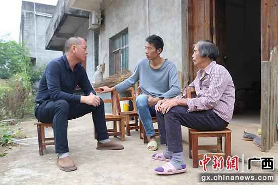 李基鹏：“扶贫”脚步不断歇 恪守下层践初心