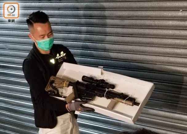港警拘捕开枪大盗时遭围攻 多人诡计向警方“抢犯”