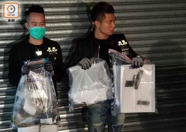 港警拘捕开枪大盗时遭围攻 多人诡计向警方“抢犯”