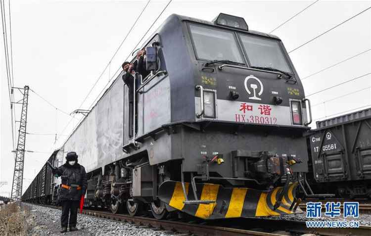 偏向：武汉！——水陆空“大通道”驰援武汉记