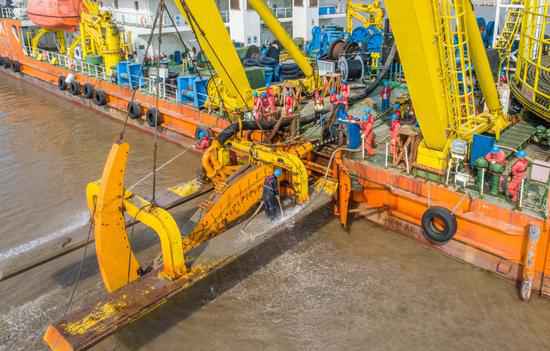 浙江舟山：电力“大动脉”让鱼山岛注入强劲能量