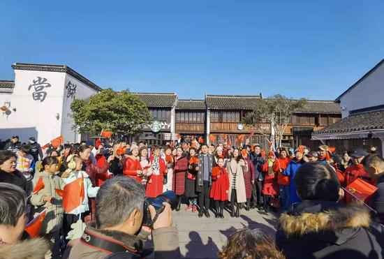 庆祝中国共产党创立100周年 浙江南湖进行系列庆祝勾当