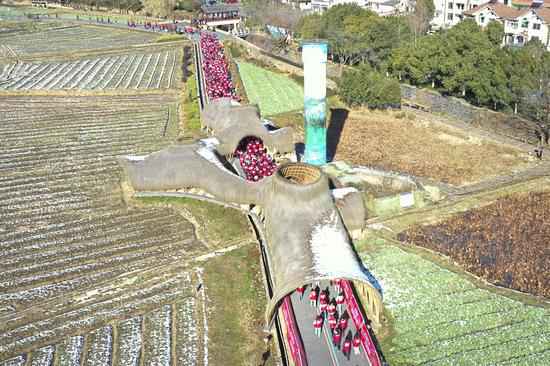 浙江安吉启动“红动百年 先锋领跑”接力跑勾当