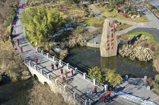 浙江安吉启动“红动百年 先锋领跑”接力跑勾当