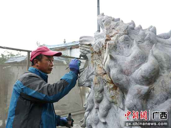 恪守匠心攻顽石 薪火相传“凿文章”