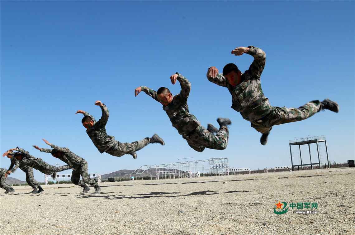 围观侦察兵练习 就是这样将障碍一网打尽