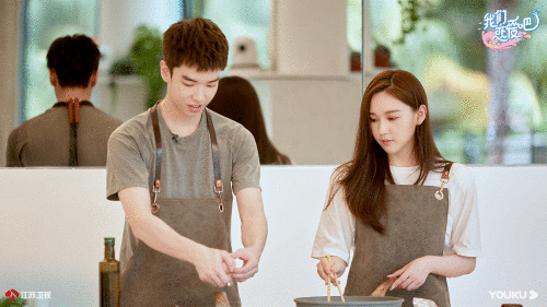 《我们爱情吧2》开播，素人错时出场情感线进级引姐姐团揣摩