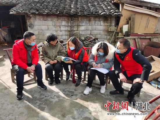 春节前夕 恩施义工开展“暖冬动作”