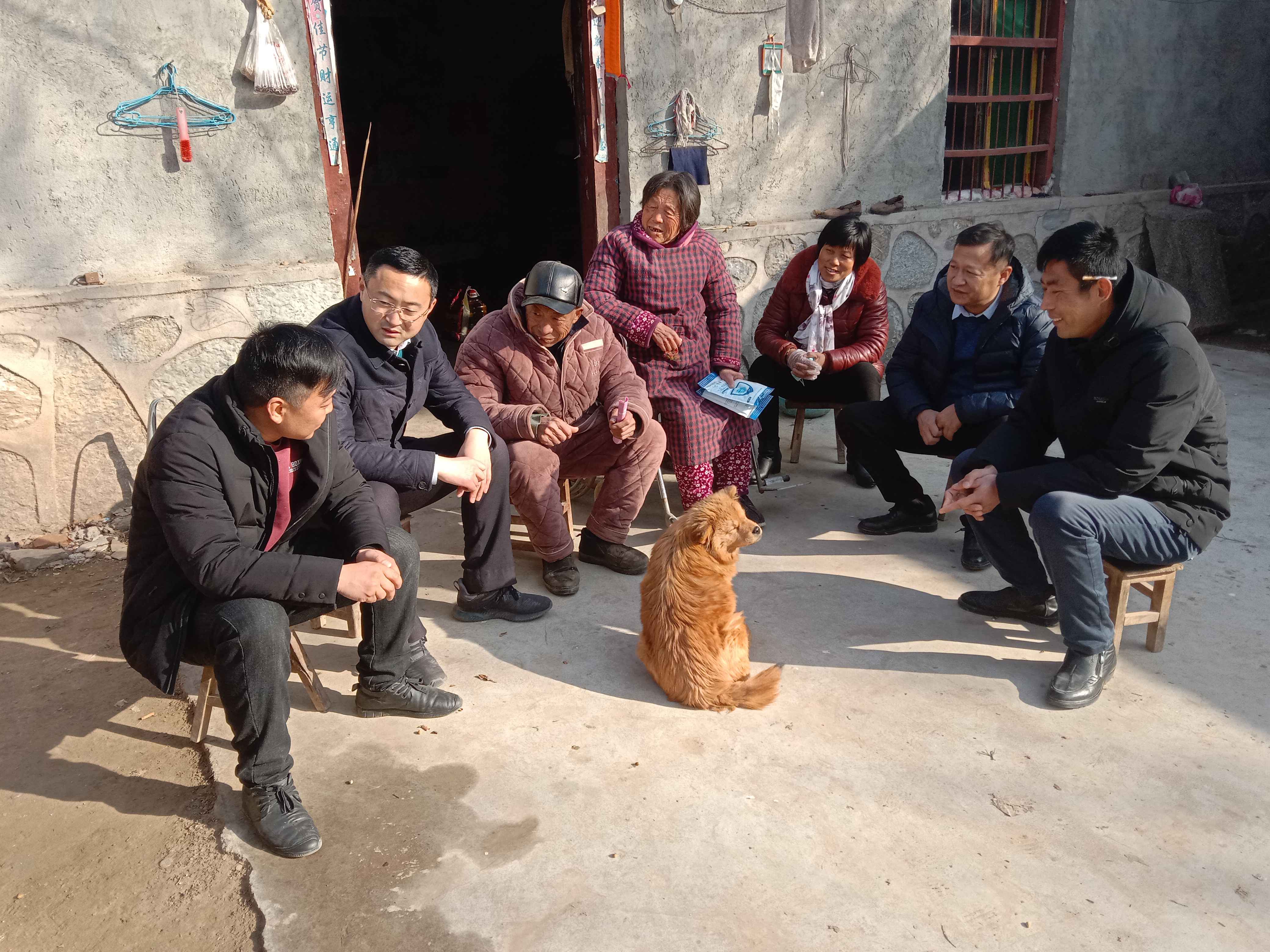 团萧县县委开展“讲说送”和春节慰问勾当