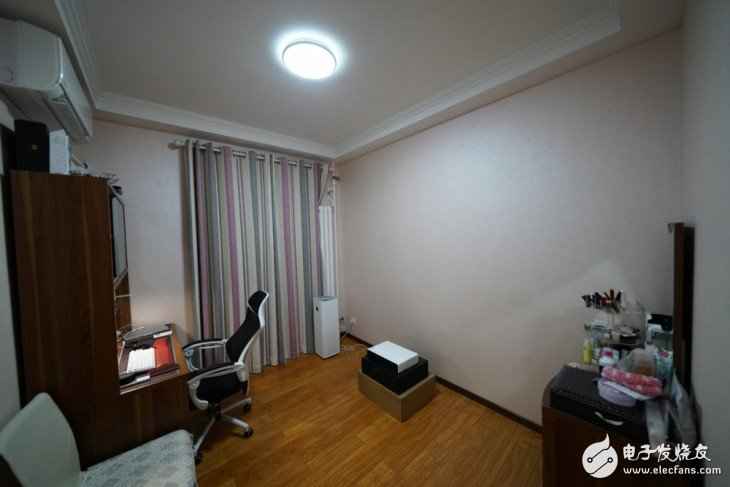 小米激光电视怎么样？小米激光电视评测：10平米的小空间看120寸的大屏