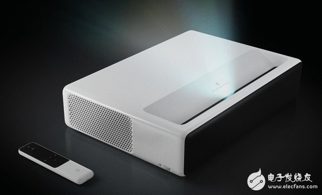 小米激光电视怎么样？小米激光电视评测：10平米的小空间看120寸的大屏