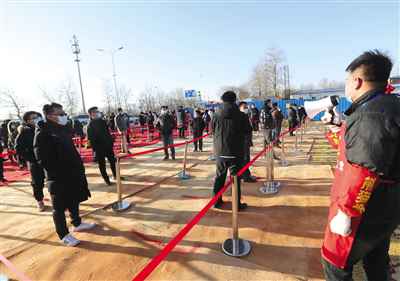 北京牛年春节烟花爆竹开卖 发起零售价与往年持平