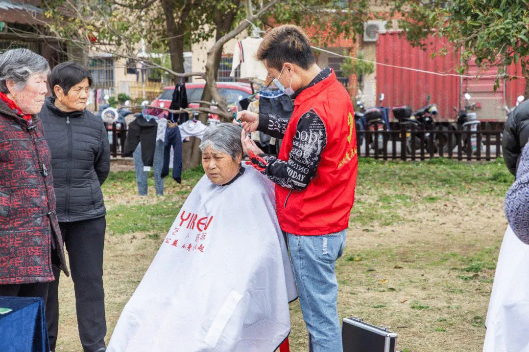 池州团团喊你一起学“雷锋style”！