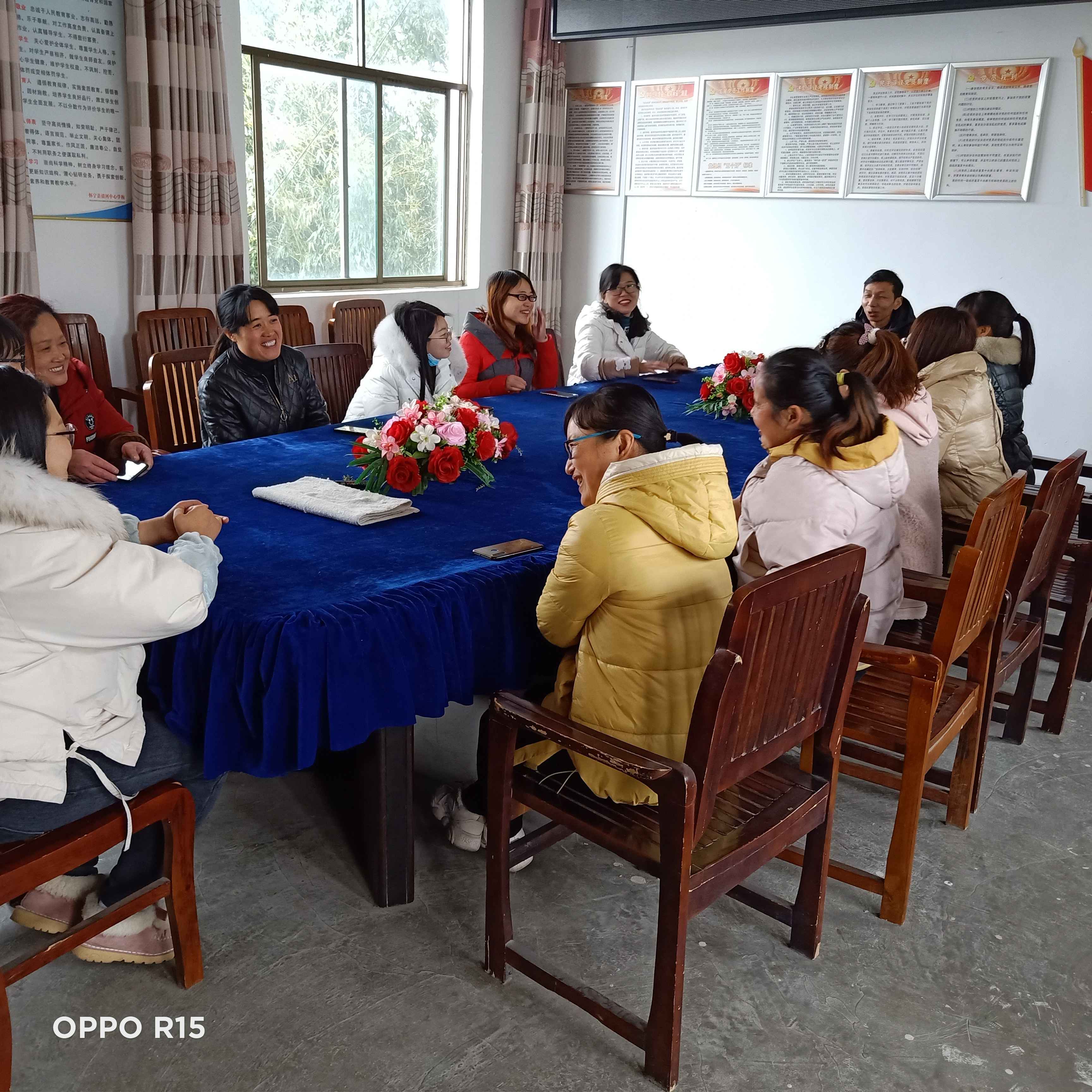 清河中心学校举行庆祝“三八”妇女节座谈勾当