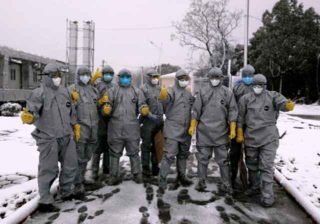 与最危险垃圾战斗：五旬副总带降压药上阵，小伙弃蜜月逆行火神山