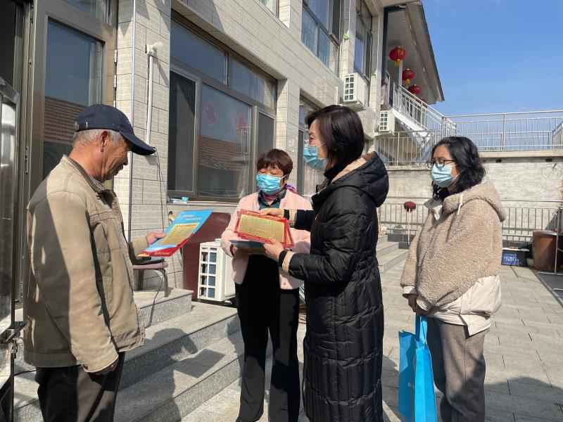 向5000多村民派发“一卡通办” 北京平谷这个镇为民服务出“新招”