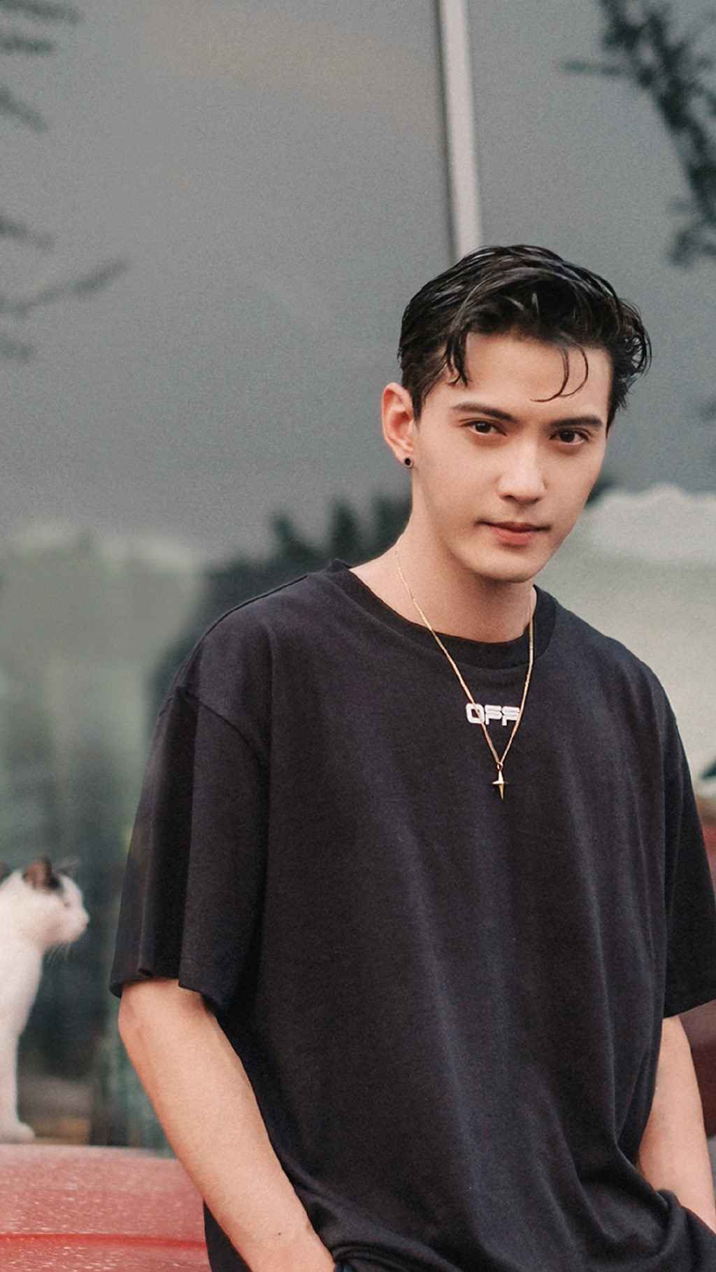 徐正溪新剧《陈迹》一连热播，法医廖岩“眼神杀”太撩!