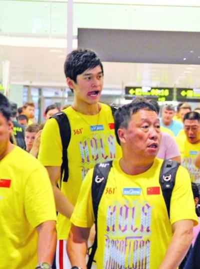  游泳队出征孙杨睡得不错 叶诗文头等大事倒时差