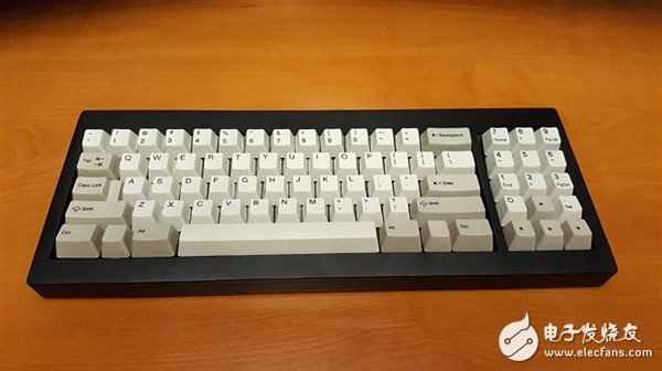 要的就是情怀 36年后 全球首款PC键盘更生：尽量不自制