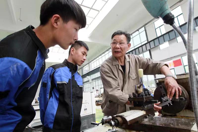 安徽省巧打“组合拳” 精准助力教诲扶贫攻坚