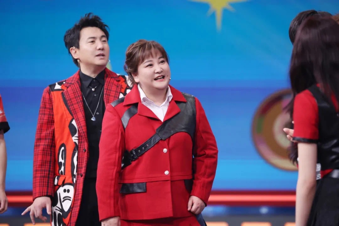 贾玲《王牌对王牌6》首播遭“众叛亲离” 2021影戏综艺全面着花