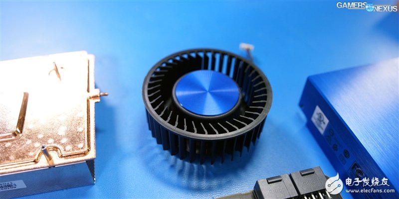 眼红了 竟然有人搞到了两块AMD Vega