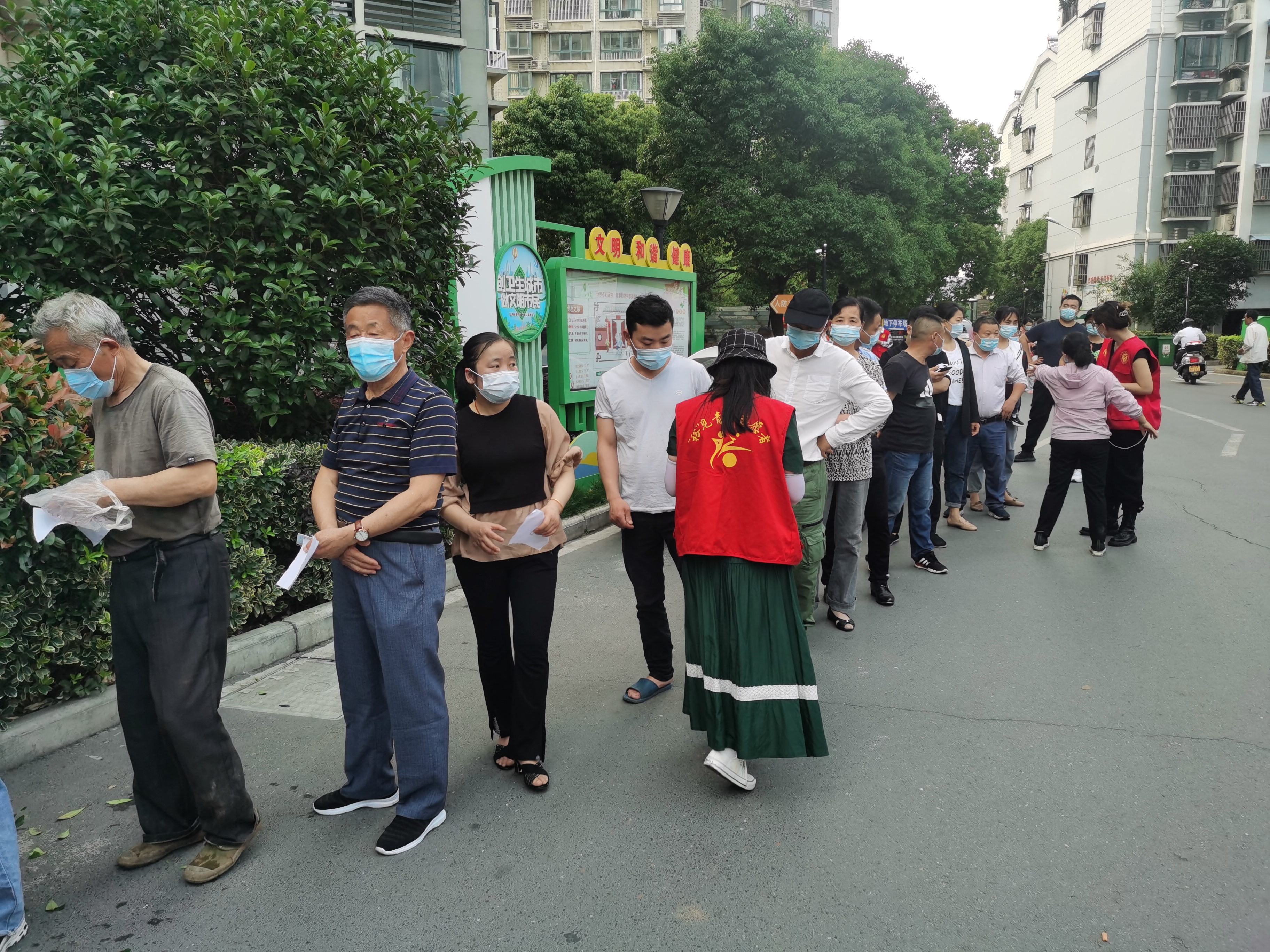 六安：闻令而动，芳华助力核酸检测