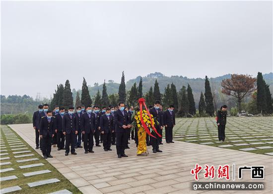 桂林铁路地域开展党史进修教诲主干党员现场解说