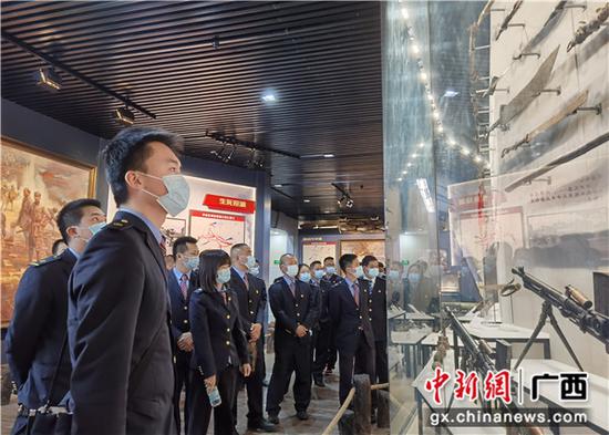 桂林铁路地域开展党史进修教诲主干党员现场解说