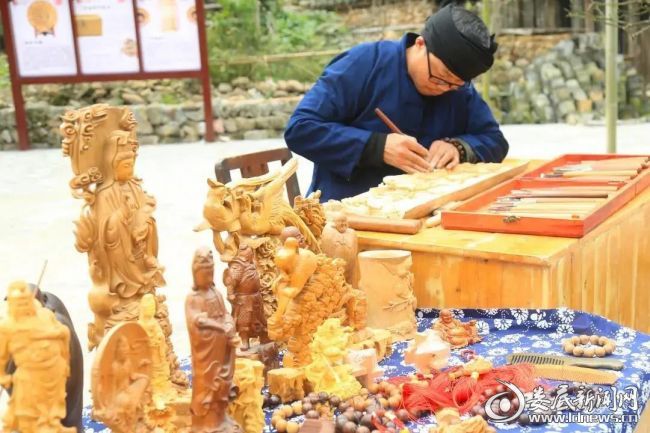 百家媒体聚司城，精准扶贫有成就！