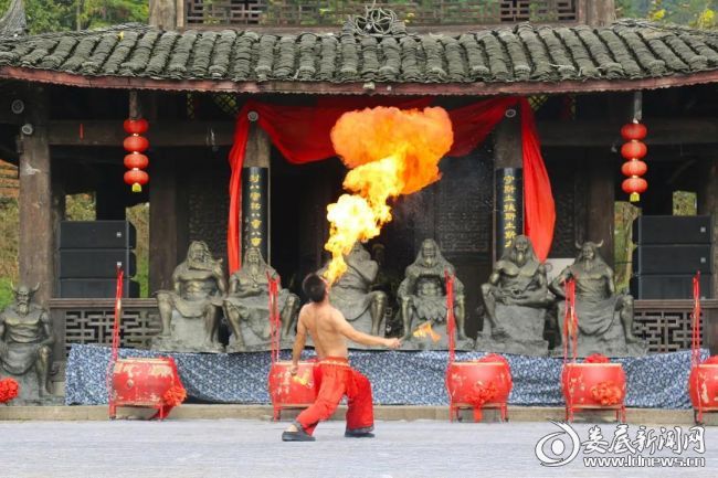 百家媒体聚司城，精准扶贫有成就！