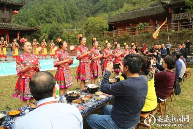 百家媒体聚司城，精准扶贫有成就！