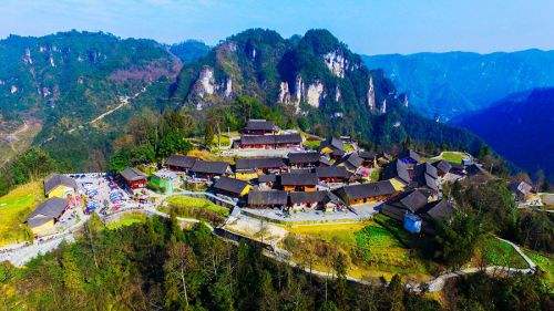 十八洞村的沧桑巨变与深刻启示