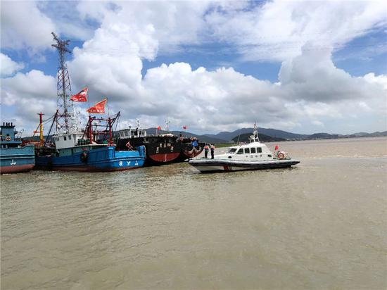浙江沿海多地进入Ⅱ级防台 多趟列车停运