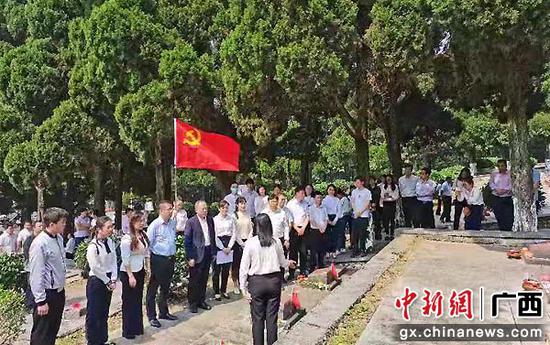 靖西市宣传文化系统以主题勾当日推进党史进修教诲