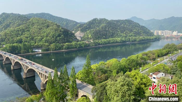 风自钱塘来——“浙”一江 看“两山”