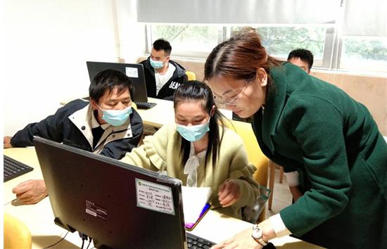 马山县电子商务进农村创业培训班开班