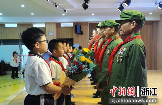 学党史忆往昔 浙江龙湾“上线”老兵宣讲团