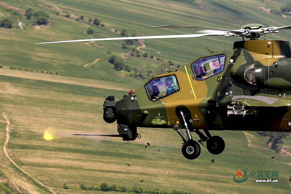 “航空飞镖”开战在即 看我军参赛飞行员如何训练