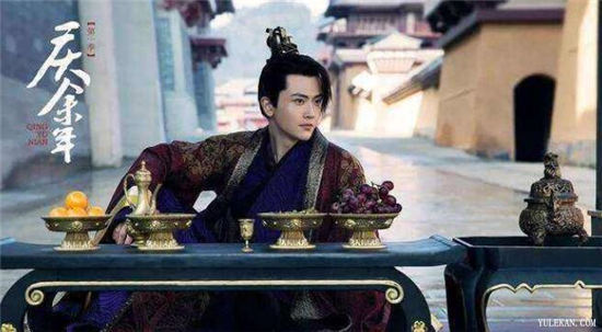 《庆余年》二皇子和海棠朵朵为什么都不喜欢穿鞋？是什么干系？