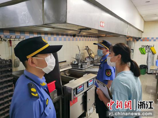 杭州西湖：“两只桶”保障舌尖上的安详