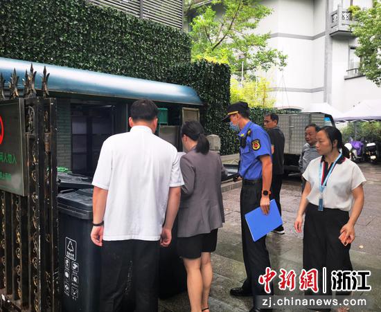 杭州西湖：“两只桶”保障舌尖上的安详