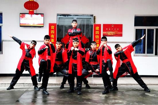 武警温州支队：“云”上文化“大礼包”为春节添出色