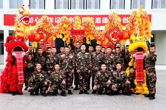 武警温州支队：“云”上文化“大礼包”为春节添出色