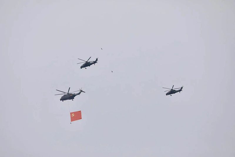 共庆百光阴诞 ｜首都会民寓目空中梯队航行演出