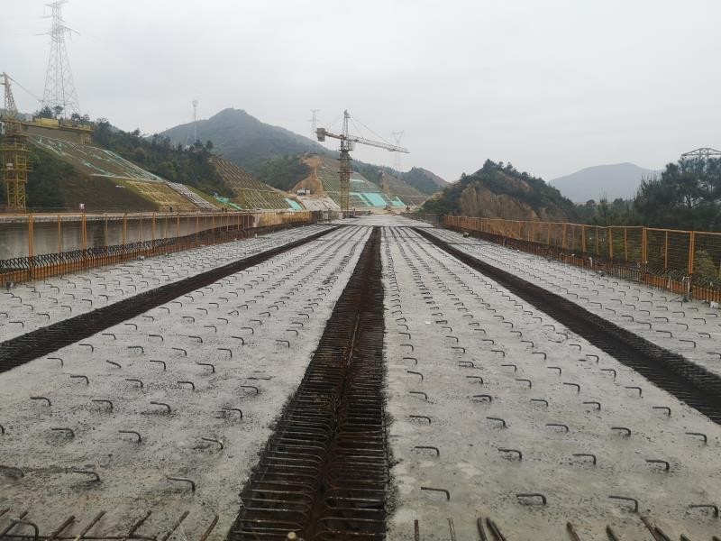 大丰华高速三涉水大桥顺利意会，比预定工期提前20天