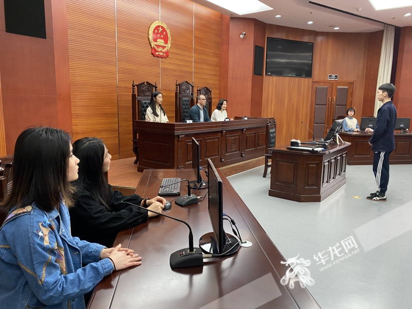 视频|这场模仿法庭比赛全球570余支步队介入 重庆大学斩获第一